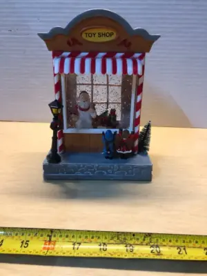 Christmas snow globe music box (broken lamp)