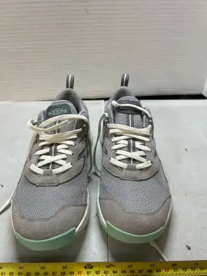 womens hiking shoes used size 8