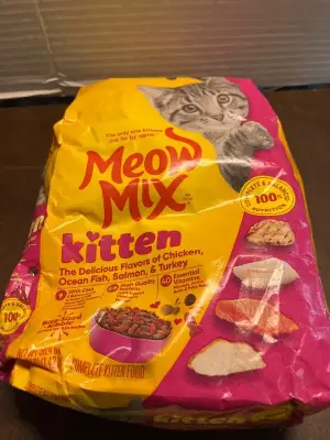 2ct meow mix 3.15lb 04/27