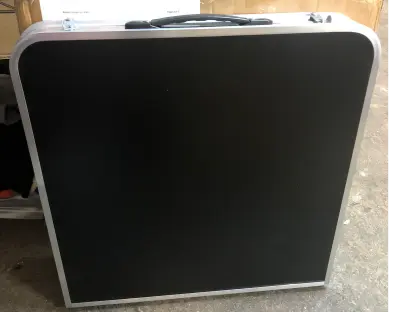 Foldable table bent in one spot
