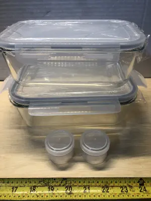 2pc glass containers with lids and two condiment containers