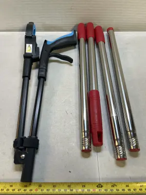 picker and tidy bill mop handle