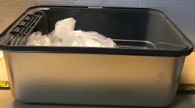Cat litter box