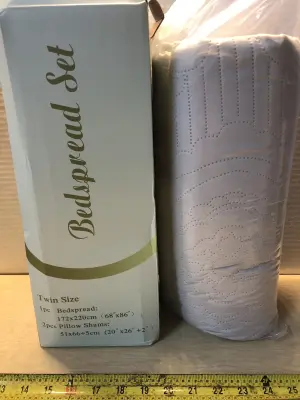 Twin size bedspread set