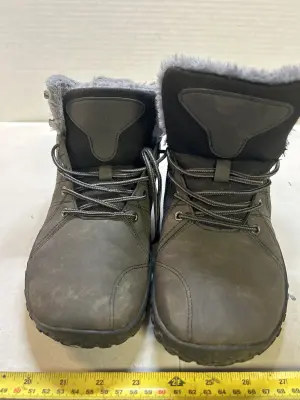 medium boots