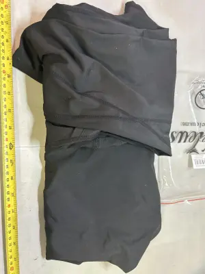 2 pairs of leggings