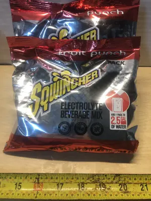 2 packs 23.83oz fruit punch Sqwincher drink mix