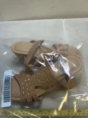 8.5 wedged sandals