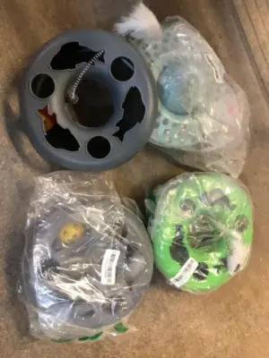 4ct cat toy