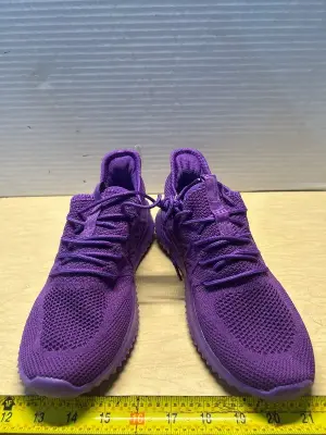 Women’s shoes (size 9)