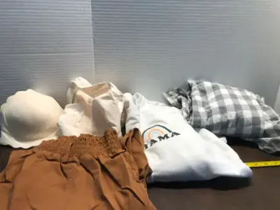 Women’s xl shirts, pants a 2 ct bras