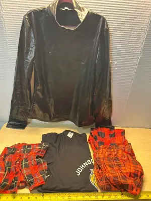 Leggings (3)(S) , shirt (M) and leather long sleeve ( size unknown )