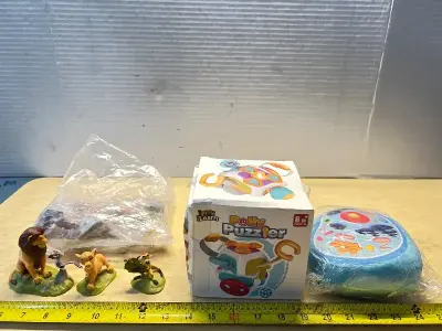 The lion king miniature toys , puzzle toy and plushie
