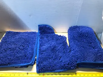 Bath rugs (2) and toilet rug