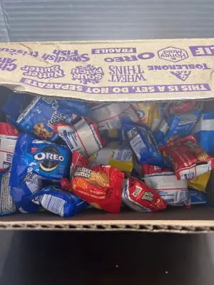 lot of snack size cookies