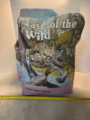2- 14 lb bags of lowland creek feline recipe