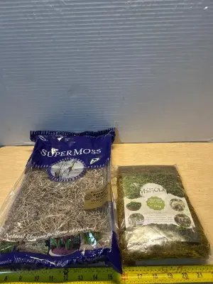 Artificial Spanish moss and premium moss