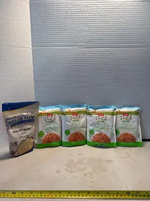 Hulled barley & bulgar pilaf