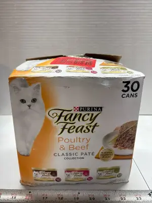 30ct 3oz fancy feast poultry & beef exp:07/27