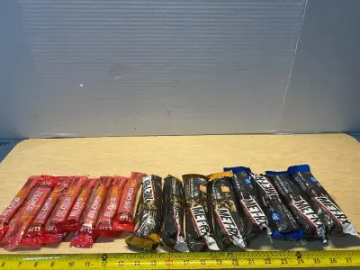 Cliff energy chews and MET RX protein bars (8)