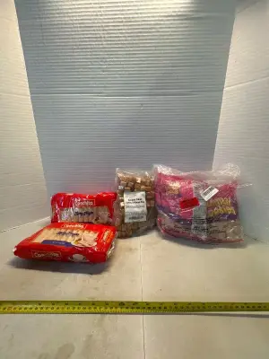 Animal cookies, caramel cubes & lady