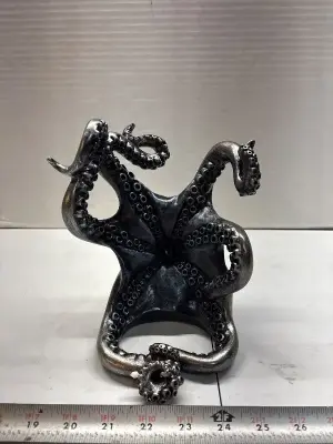 octopus wine holder