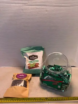 Mint thins, juniper berries & chocolate