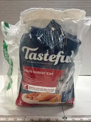 7Lb Blue Buffalo Tastefuls cat food exp: 03/27