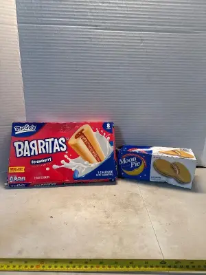 Filled cookies & marshmallow sandwiches