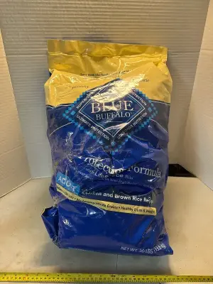 Blue adult dog food 30 lbs apr-17