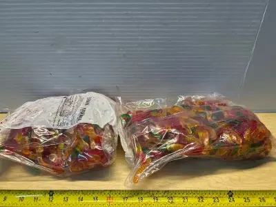 Gummy worms (2)(exp:08/02/25)