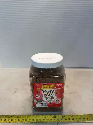 Purina friskies party mix dec-26