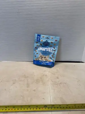 Blue natural treats for cats 26-oct-31