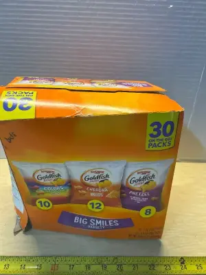 Assorted gold fish snacks (exp: 10/19:25)