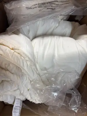 Comforter set (unknown size)