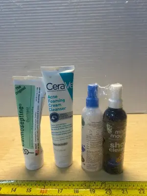 Calmoseptine ointment , facial cleaner and stain treater (2)