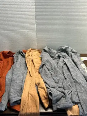 5ct youth xs (4/5) long sleeve shirts