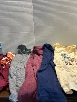 5 ct youth medium (8) long sleeve tshirts