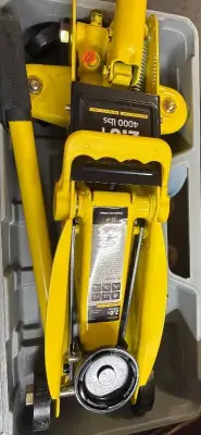 Hydraulic trolley jack