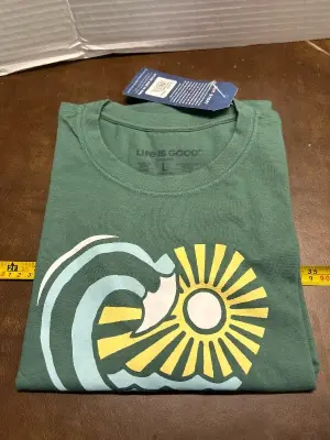size L life is good tshirt