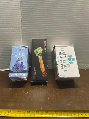 16 plastic free tampons, seam roller, urinal shot glass