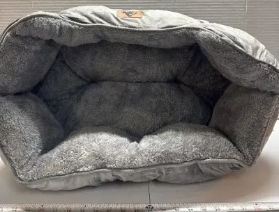 S/M dog bed