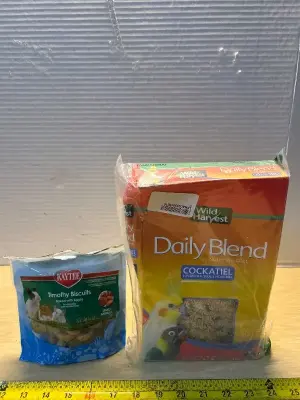 Cockatiel daily blend bird food and Timothy biscuits for small animals