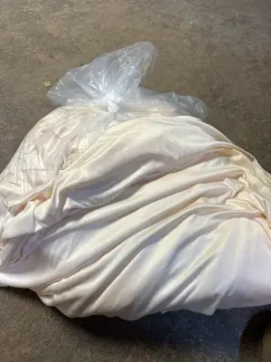 lot of silky table cloths