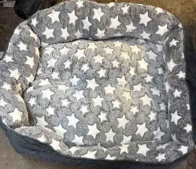Medium dog bed