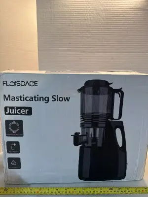 Masticating slow juicer