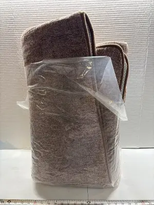 Area rug (unknown size)