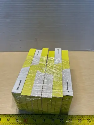 Tempered glass screen protectors ( 6) (iPhone 14 pro)