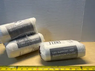 Leg support and elevation pillows (4)
