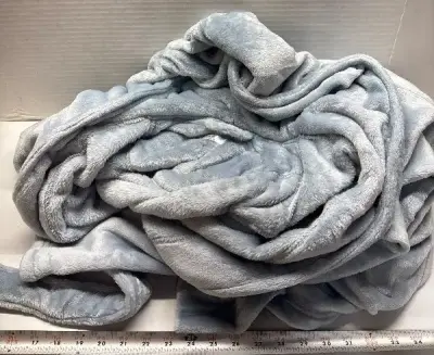 Xl women’s bath robe w hood